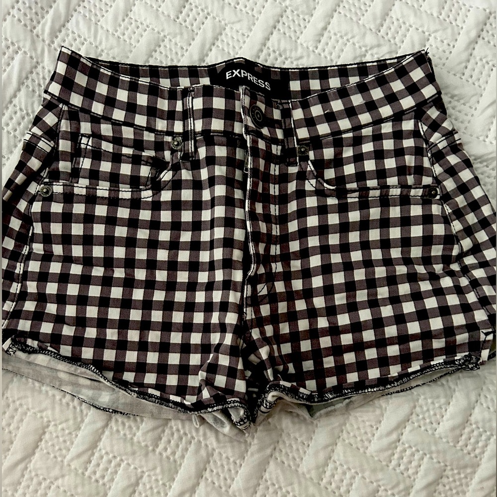 Express high rise shortie, Blsck and white Gingham pattern